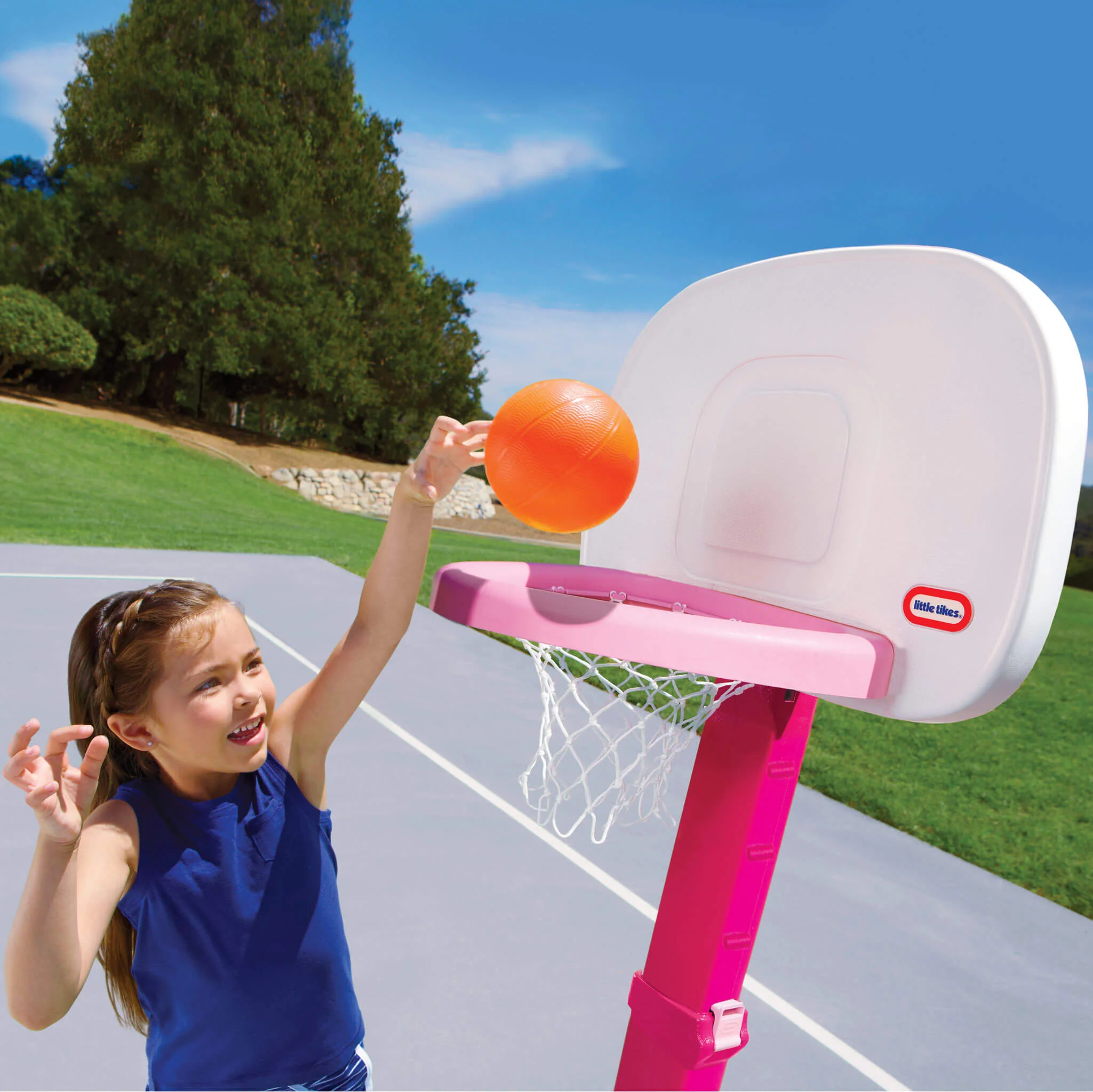 Little Tikes TotSports Easy Score Pink Basketball Set with 3 Basketballs - Image 4