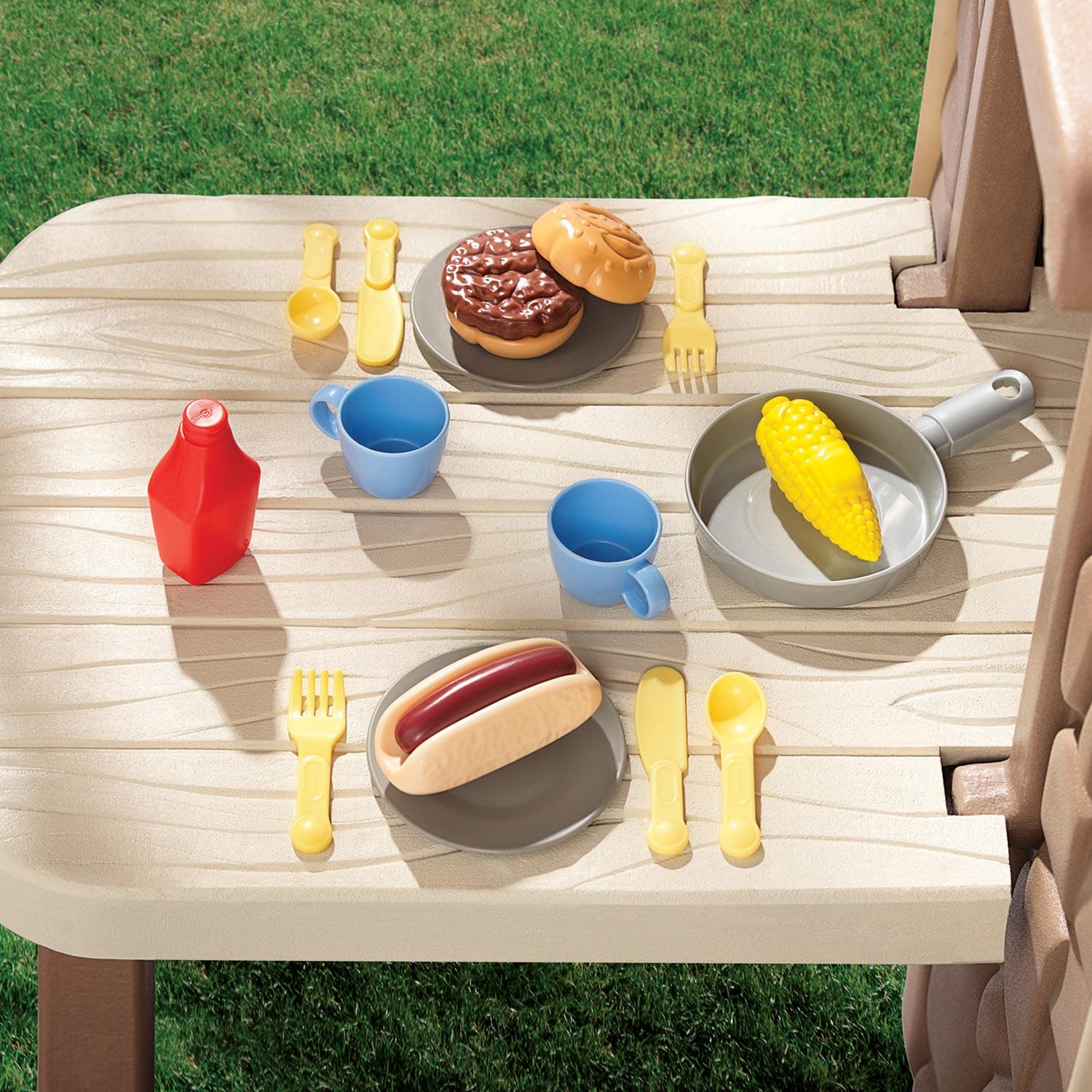 Little Tikes Picnic on the Patio Playhouse Tea - Image 3