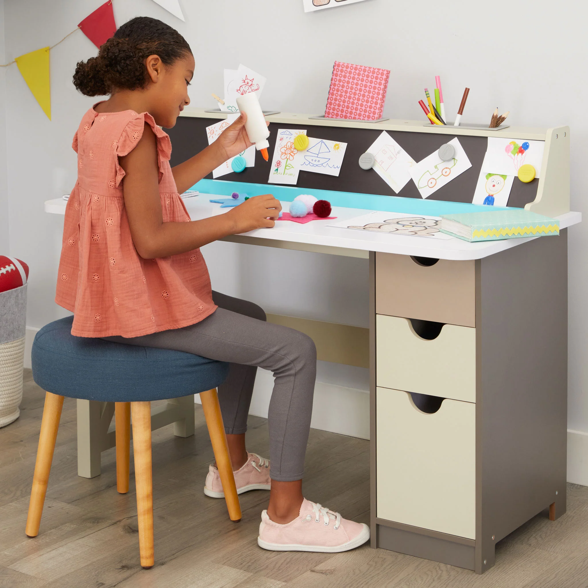 Little Tikes 2-in-1 Chalkboard Desk Container - Image 4