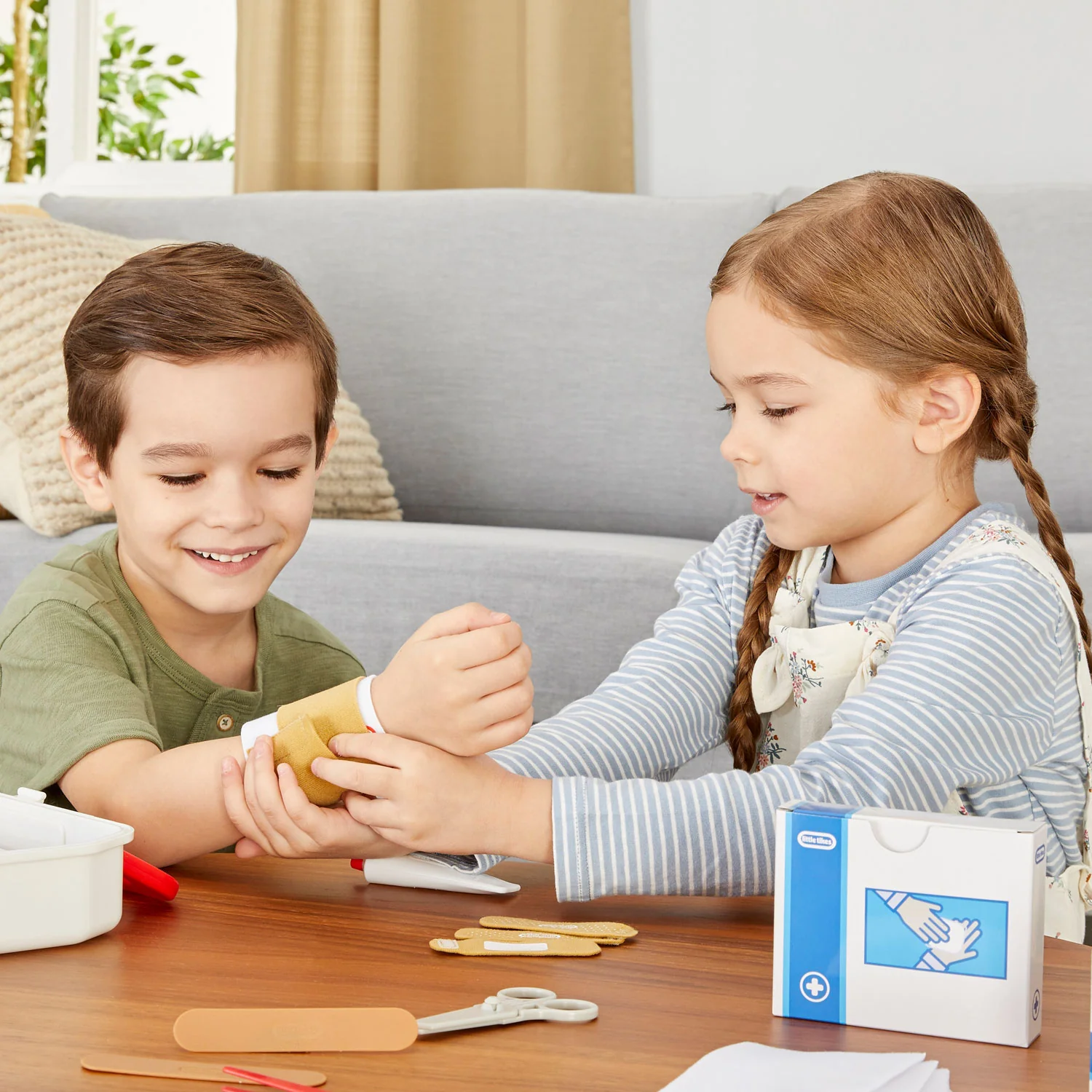 Little Tikes First Aid Kit Toy - Image 5