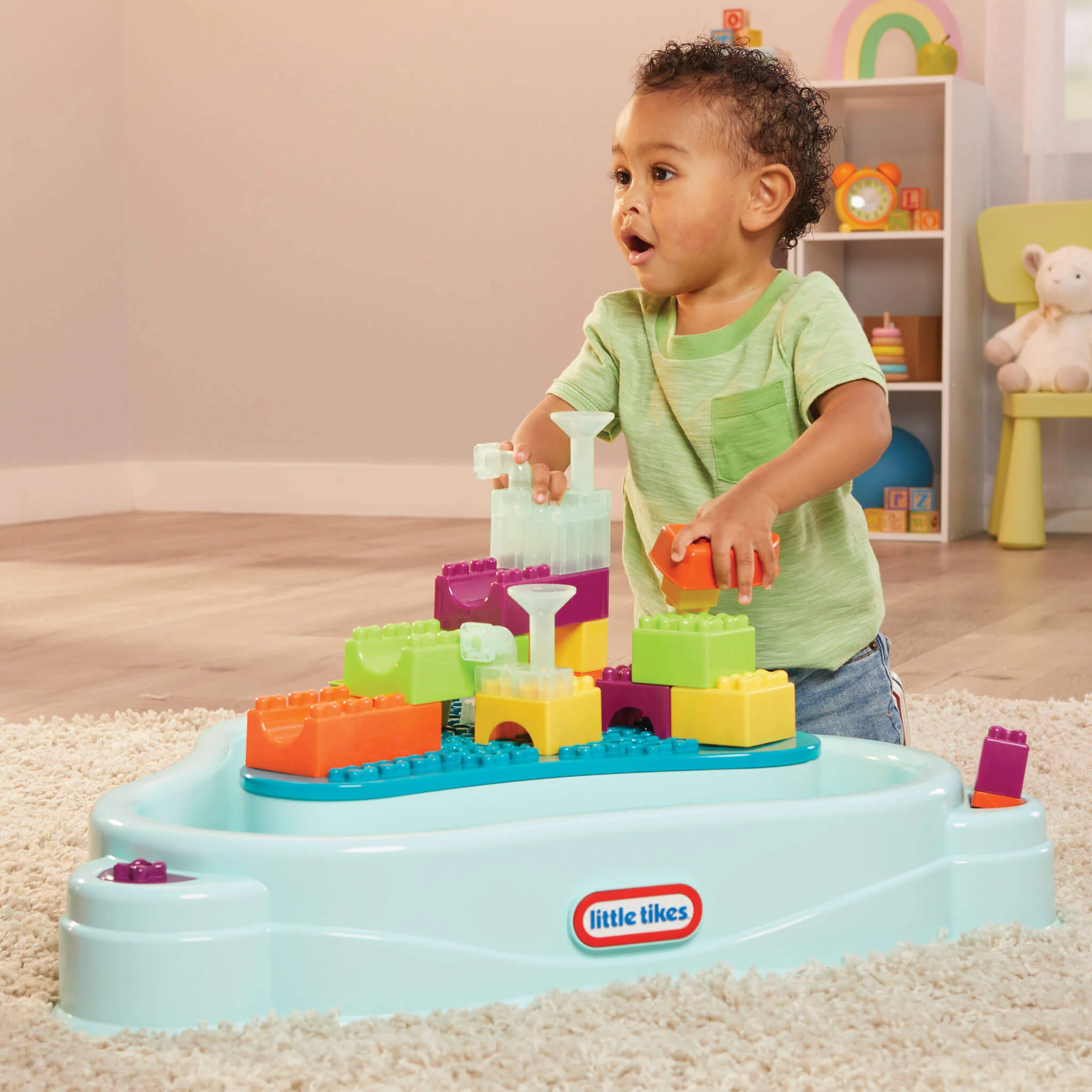 Little Tikes Build & Splash Water Table with 25+ Accessories Bag - Image 3