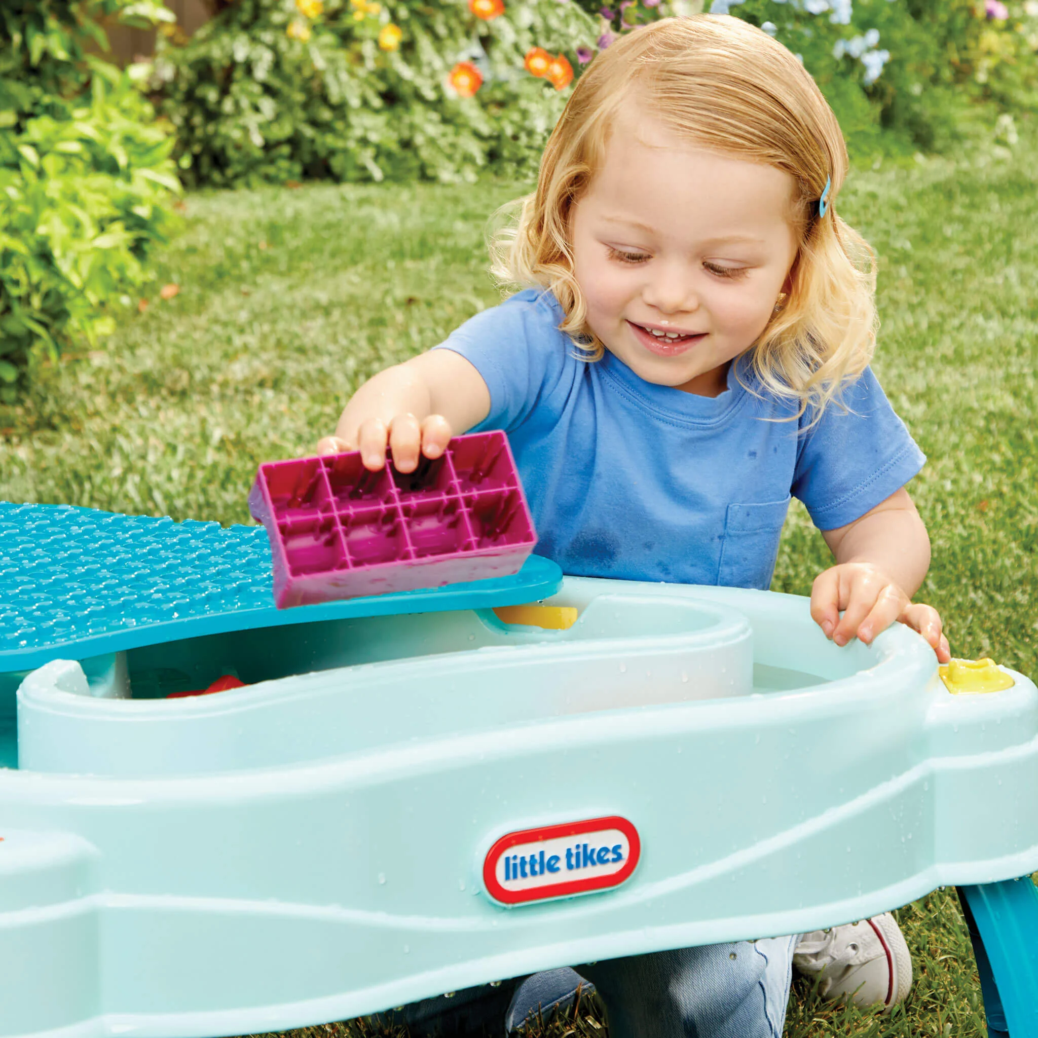 Little Tikes Build & Splash Water Table with 50+ Accessories Bag - Image 4