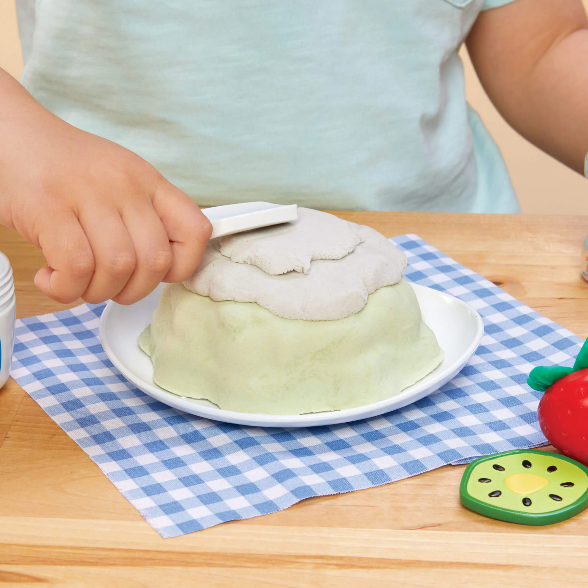Little Tikes Pavlova Kit – Creative Chefs Bluey Utensil - Image 4